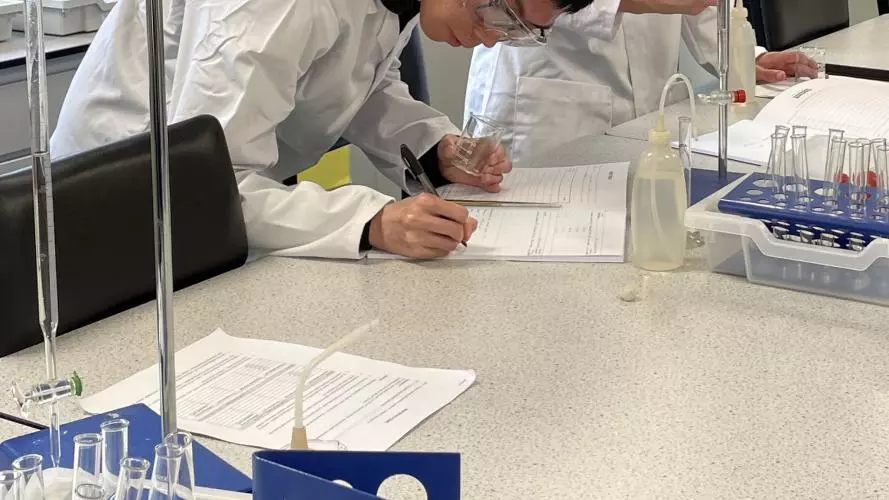Yihao - Chemistry Student